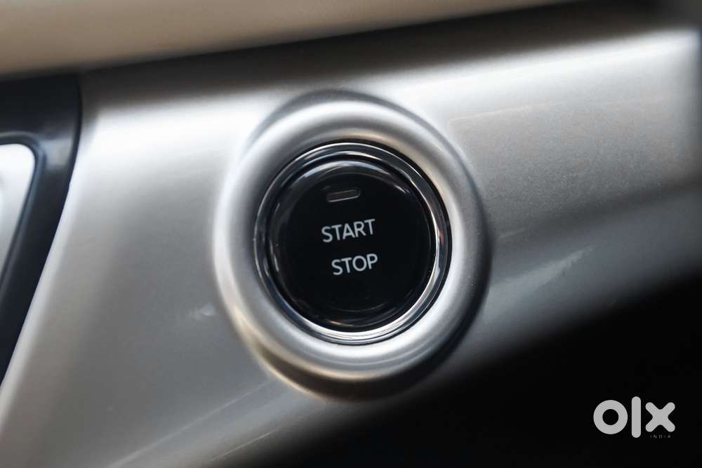 Mahindra Xuv700 2.0 Ax 7 Petrol At Luxury Pack Str, 2024, Petrol