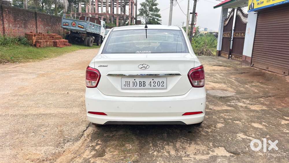 Hyundai Xcent Petrol 2016