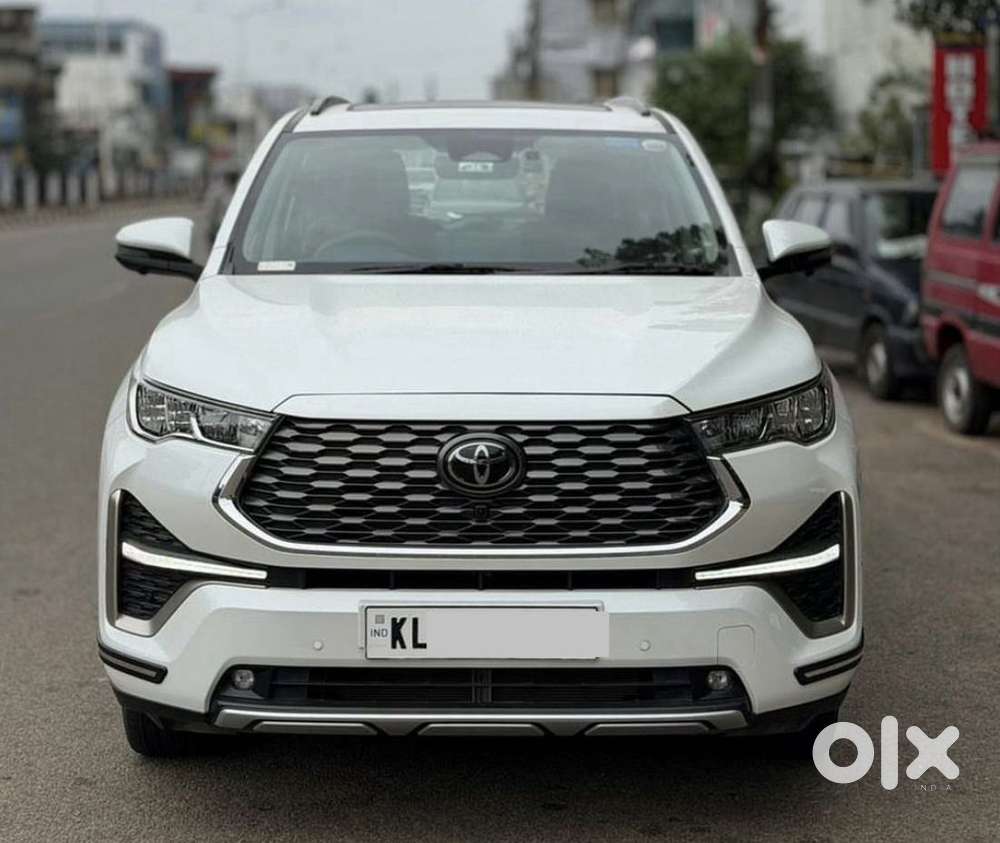 Toyota Innova Hycross 2.0 Zx (o) Hybrid 7 Str, 2025, Petrol