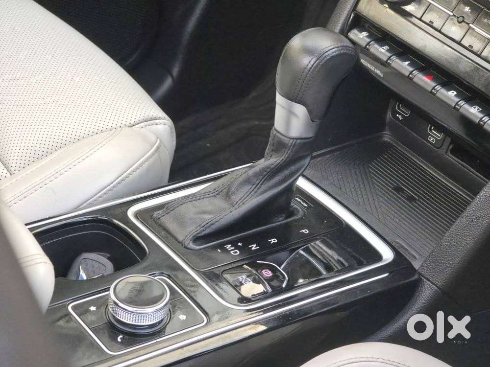 Mahindra Xuv700 2.2 Ax 7 Diesel At Luxury Pack Str, 2023, Diesel