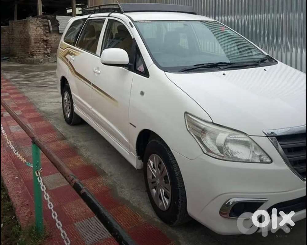 Toyota Innova 2016