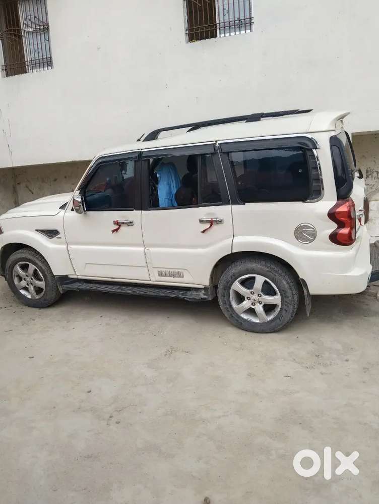 Mahindra Scorpio S11 2018
