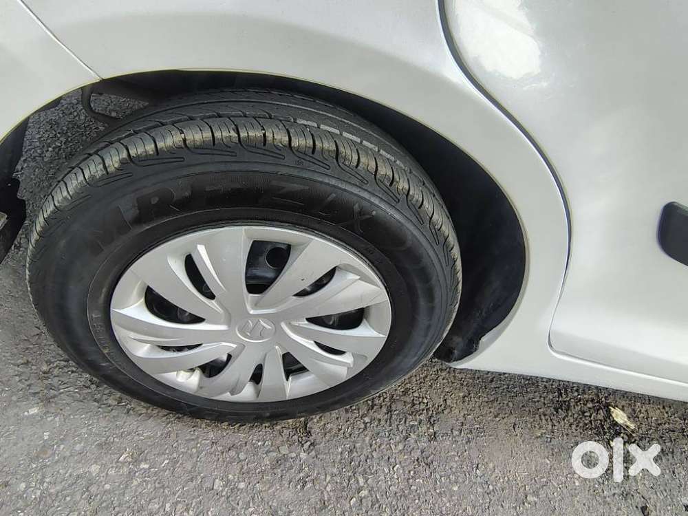 Maruti Suzuki Swift Dzire 1.2 Vxi Bsiv, 2016, Cng & Hybrids