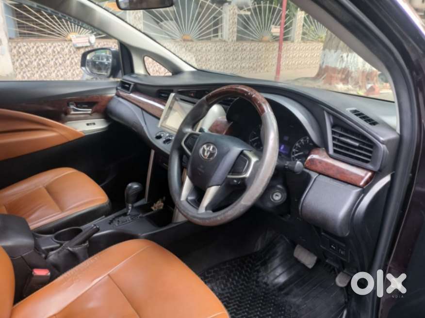Toyota Innova Crysta 2.8 Gx At 8s, 2016, Diesel
