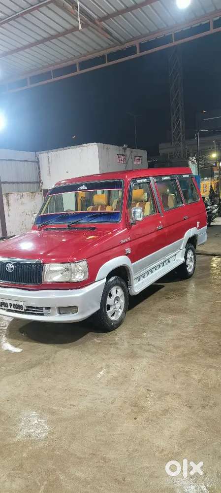 Toyota Qualis 2004 Diesel Well Maintained