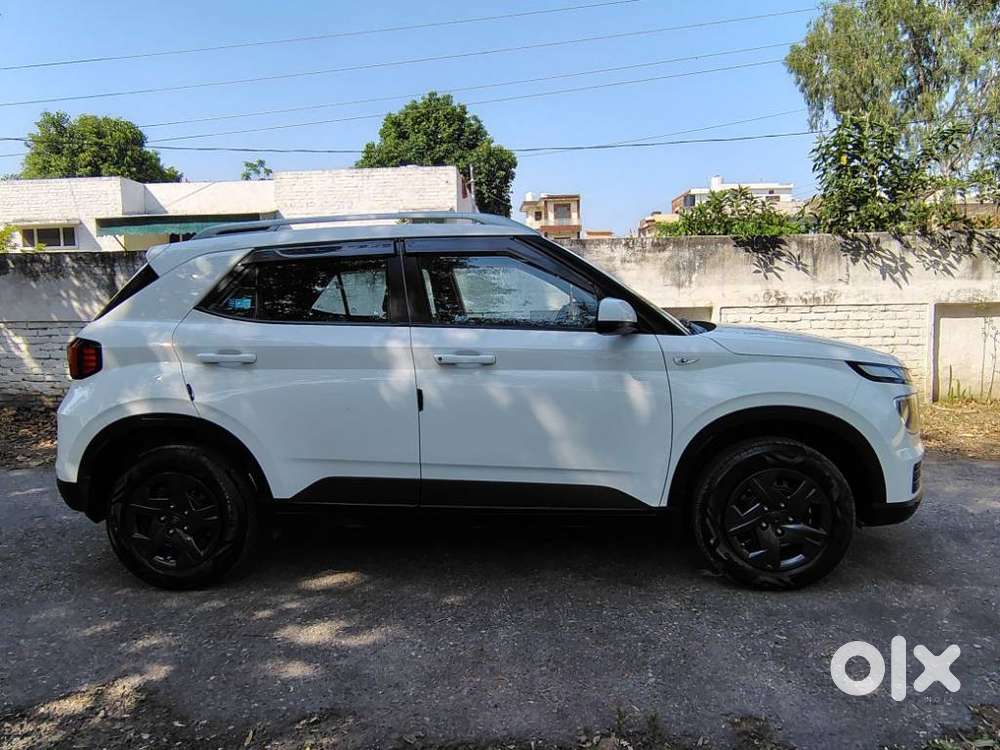 Hyundai Venue S Plus Mt 1.2 Kappa, 2024, Petrol