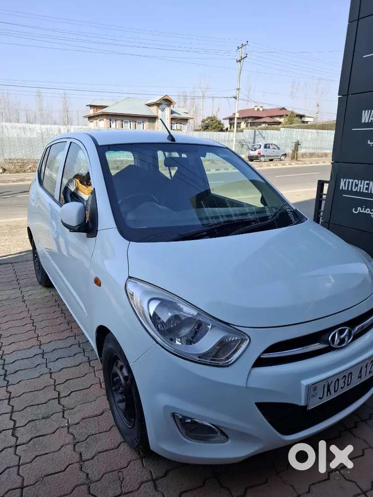 2013 Hyundai I10 Sportz  White, Petrol,new Tyres,excellent Condition
