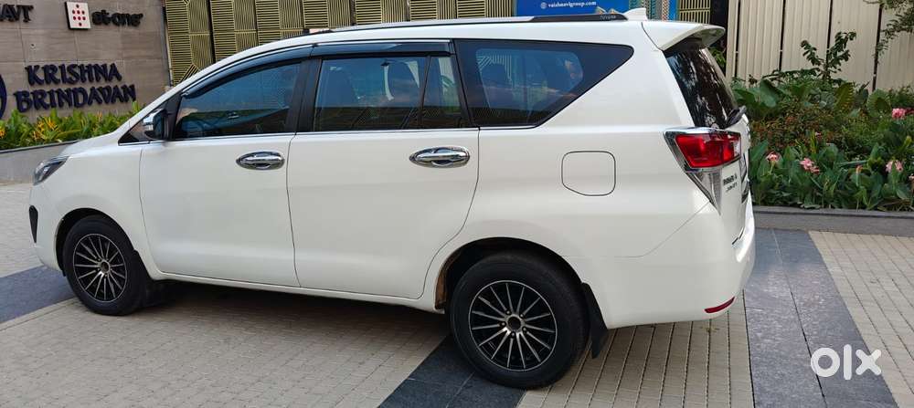 Toyota Innova Crysta 2.8z Automatic, 2016, Diesel