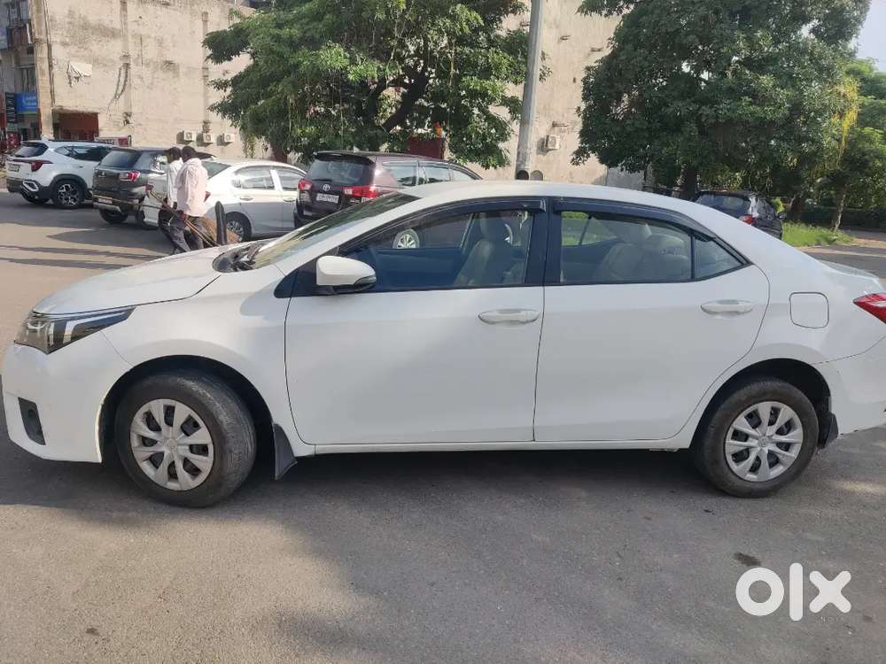 Toyota Corolla Altis 2016 Manual Petrol