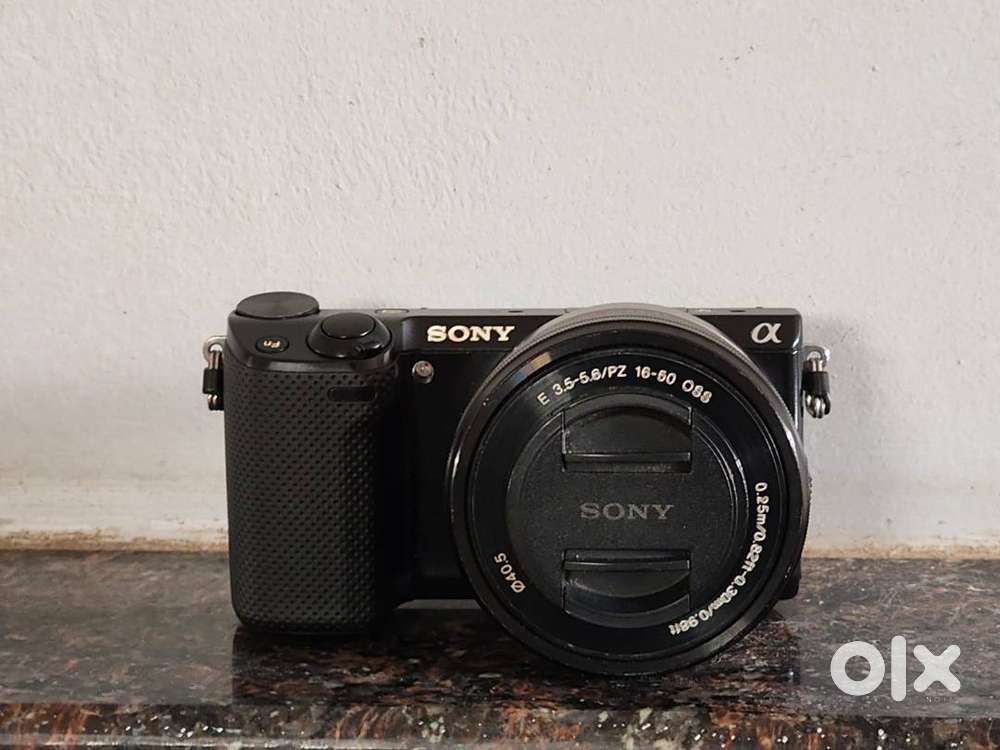 Sony NEX-5R Mirrorless Camera with 16-50mm lens - Cameras & Lenses 