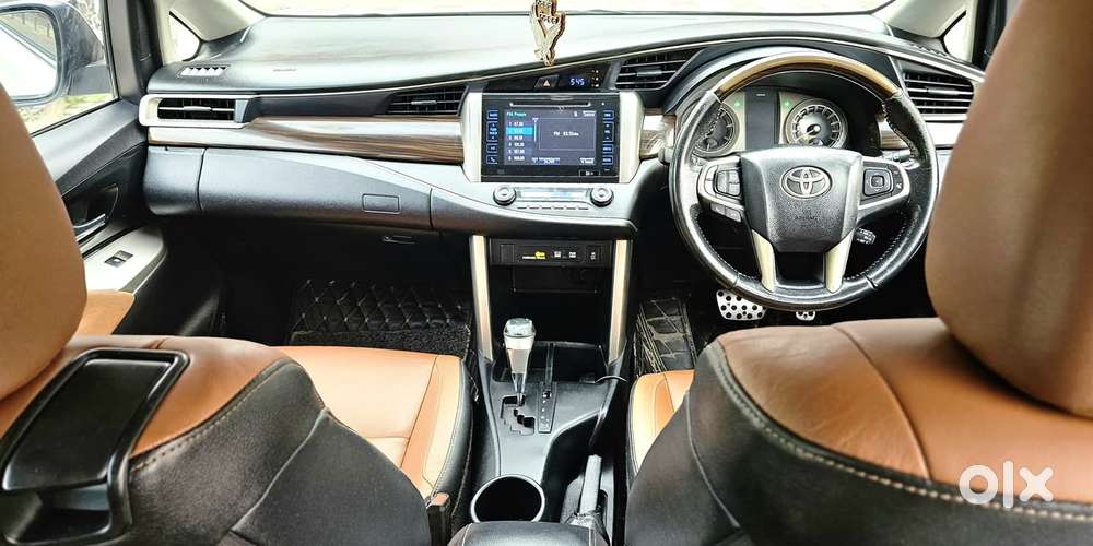 Toyota Innova Crysta 2.8 Zx At, 2016, Petrol