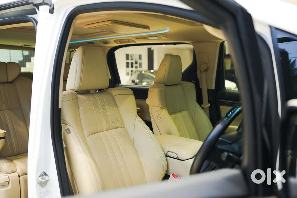 Toyota Vellfire Vip – Executive Lounge, 2022, Petrol