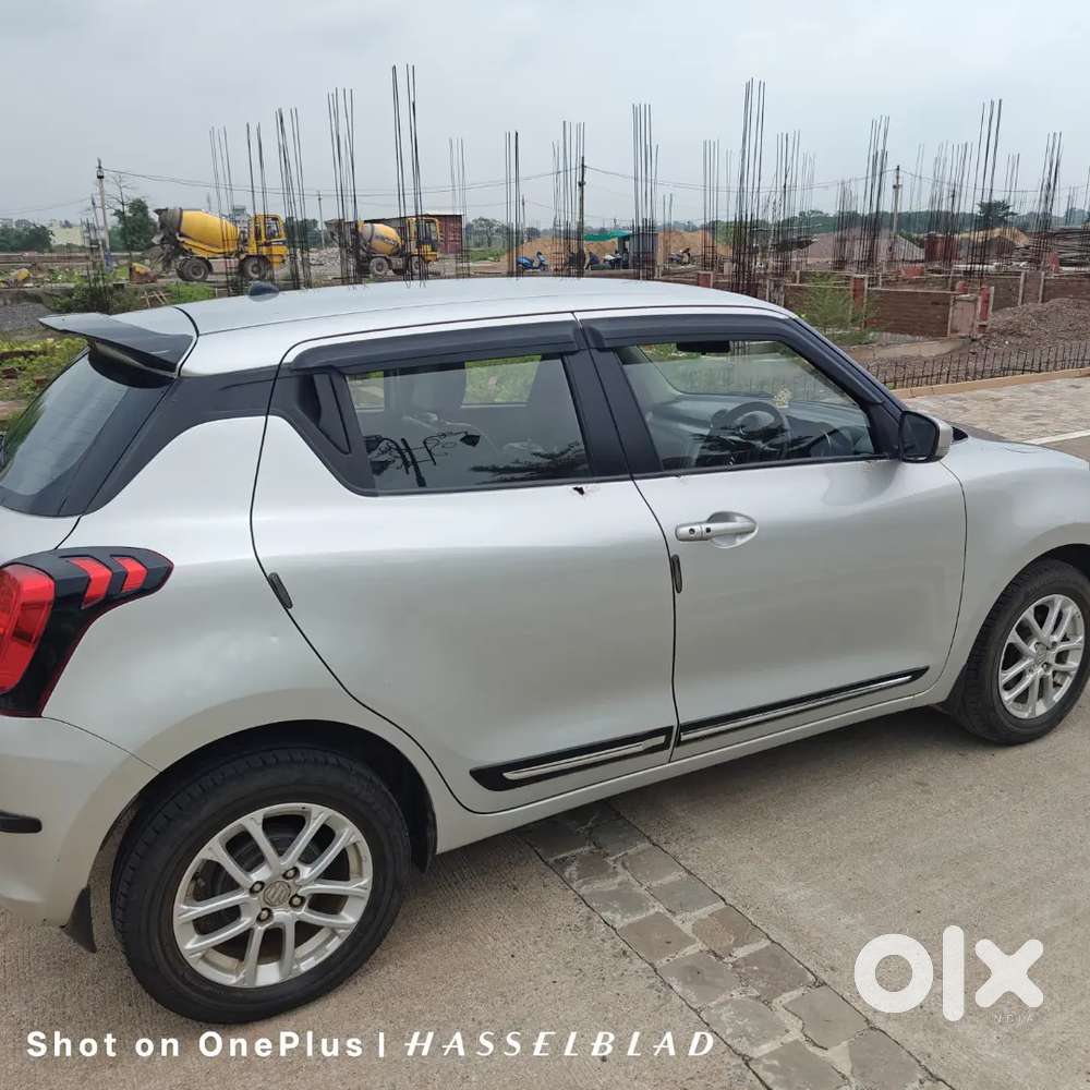 Maruti Swift Zxi Amt Silver Color