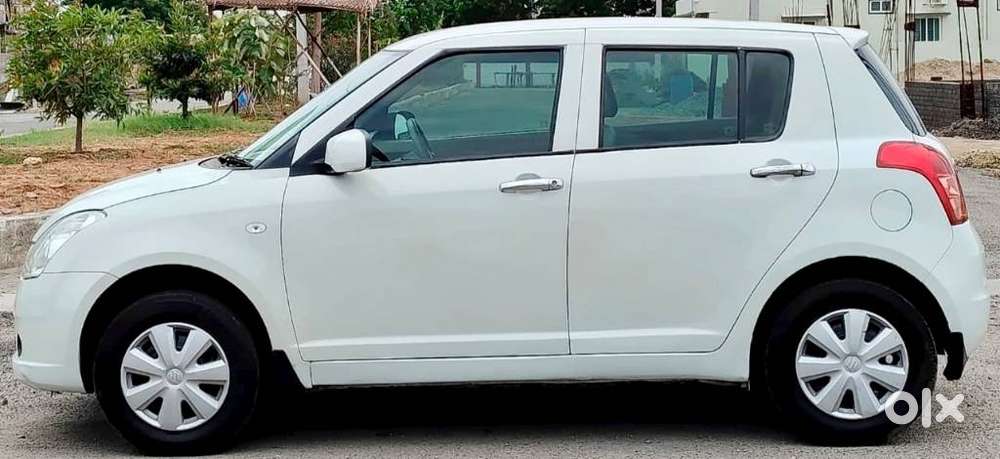 Maruti Suzuki Swift Vxi + Manual, 2006, Petrol