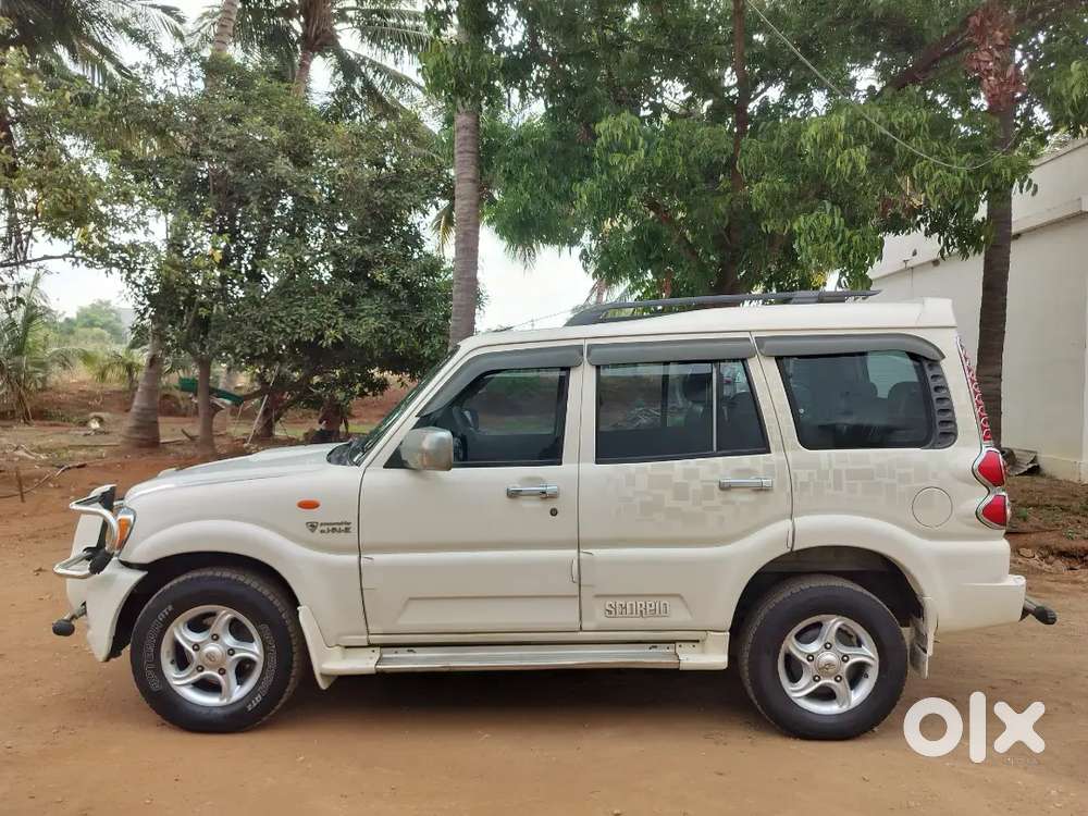 Mahindra Scorpio Classic 2010 Diesel 140000 Km Driven