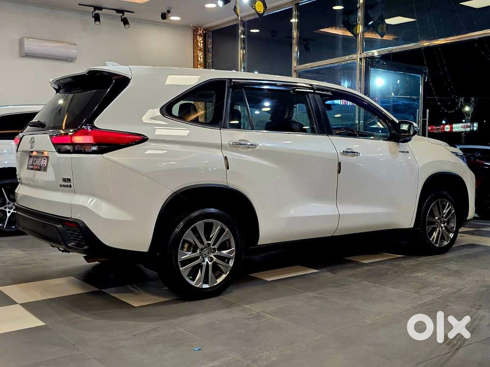Toyota Innova Hycross 2.0 Zx Hybrid 7 Str, 2023, Cng & Hybrids