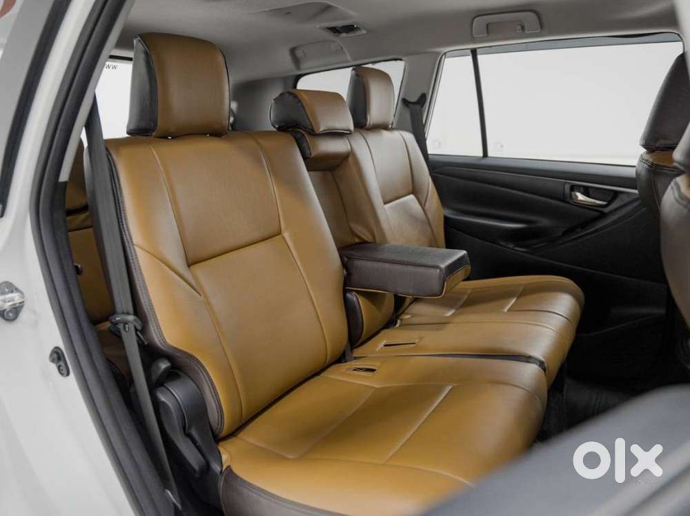 Toyota Innova Crysta 2.4 G Mt 8s, 2023, Diesel