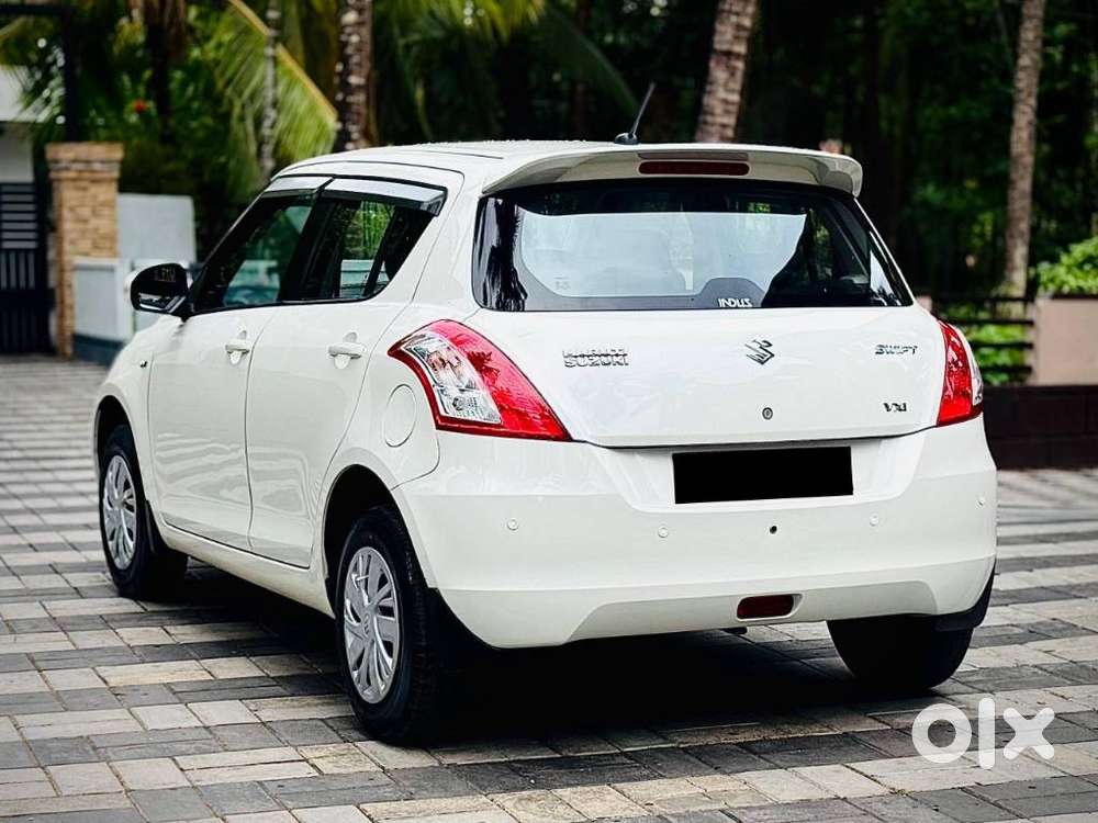Maruti Suzuki Swift Vxi Optional, 2017, Petrol