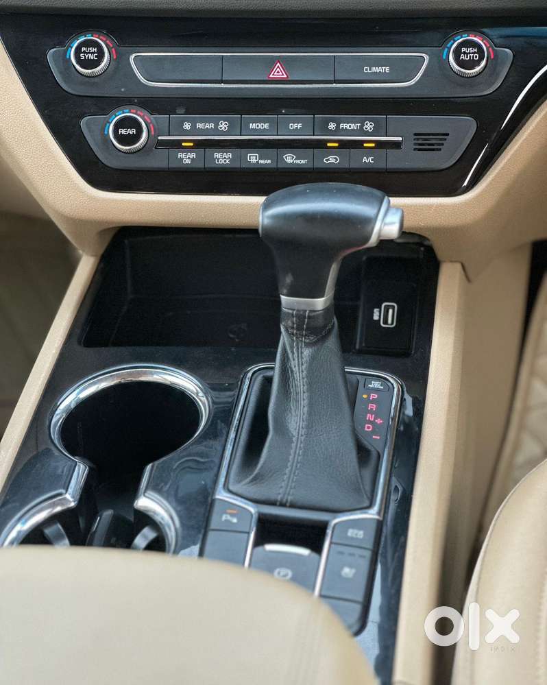 Kia Carnival Limousine Plus 7 Str, 2022, Diesel