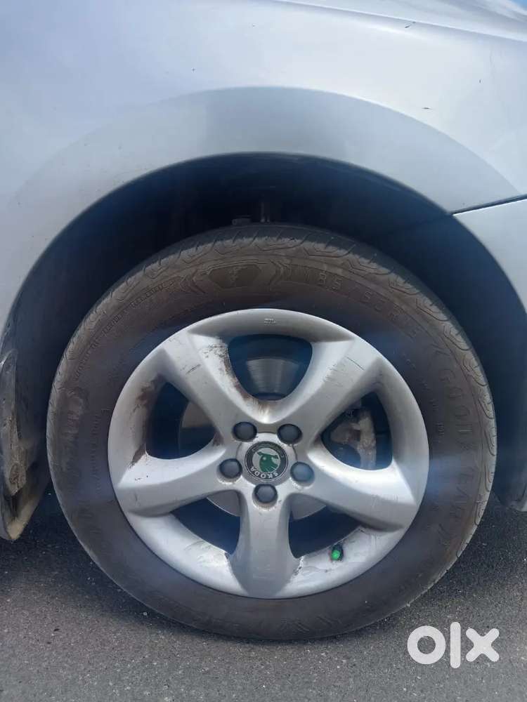 Skoda Rapid Elegance 2013 Petrol Automatic
