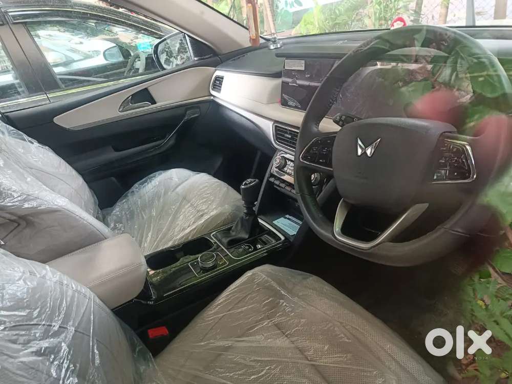 Mahindra Xuv700 Diesel 7 Manual Luxury 2025