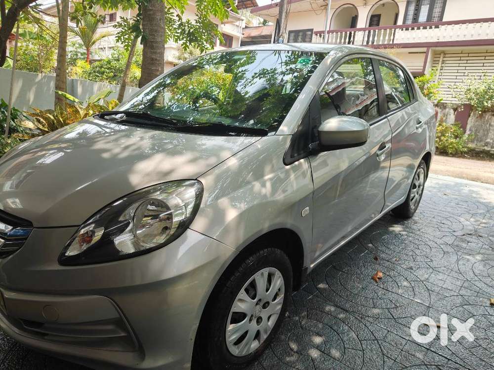 Honda Amaze 2014 Variant, Single Owner - Brokers Excuse