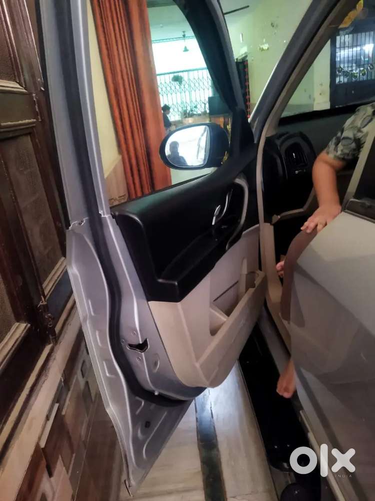 Mahindra Xuv500 2017 Diesel 37000 Km Driven