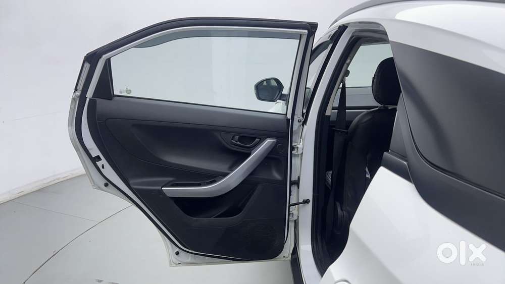 Tata Nexon 1.2 Revotron Xm (s), 2023, Petrol
