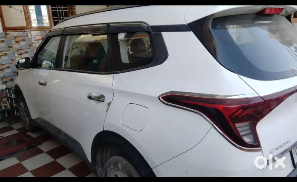 Kia Carens 2023 Petrol Well Maintained