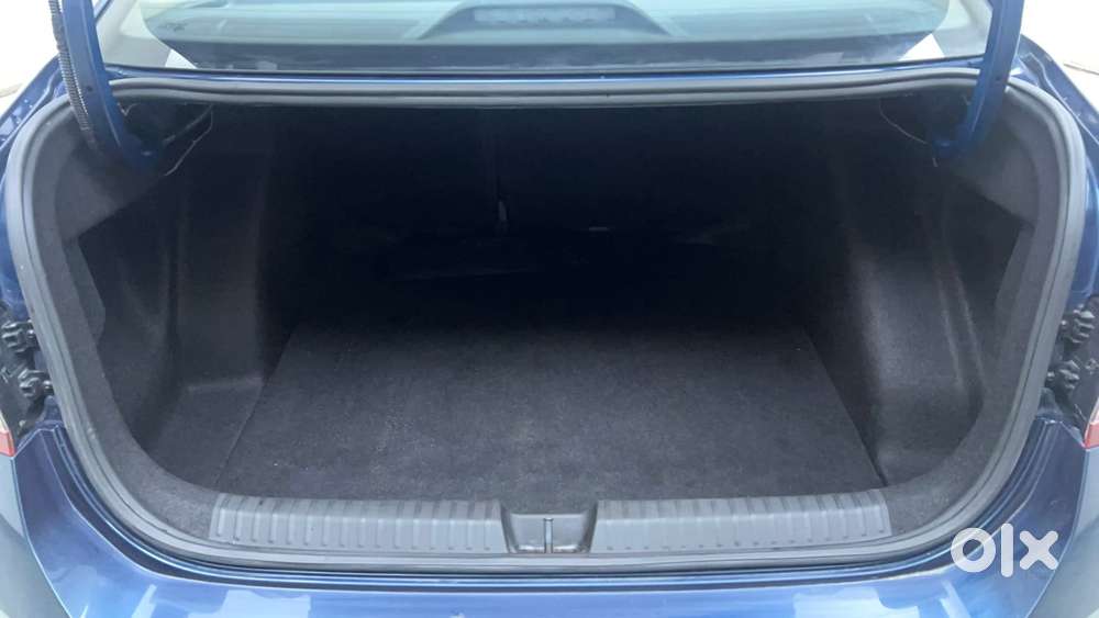 Skoda Slavia Style 1.0l Tsi At, 2024, Petrol