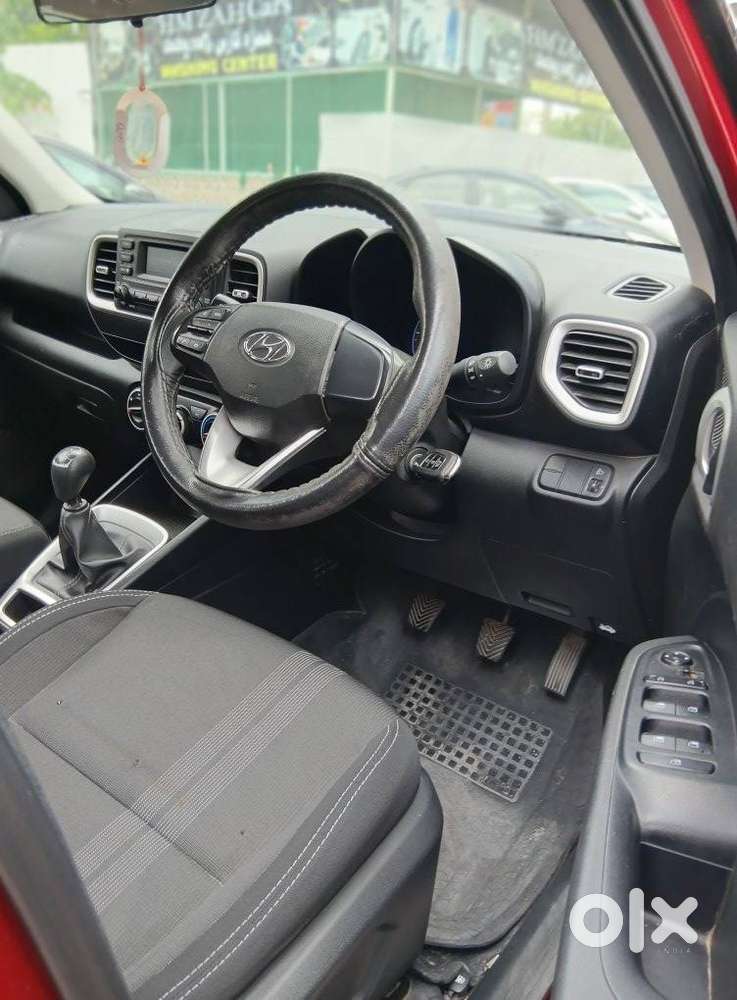 Hyundai Venue 1.2 S (o), 2022, Petrol