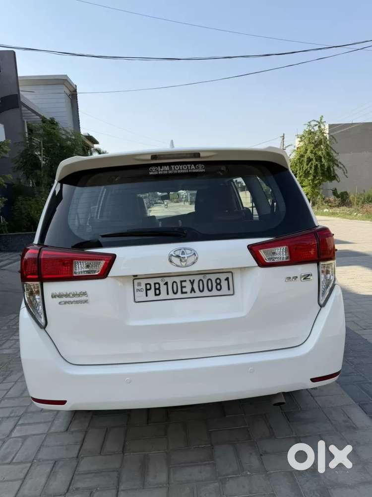 Toyota Innova Crysta 2.8 Zx At 7 Seater, 2016, Diesel