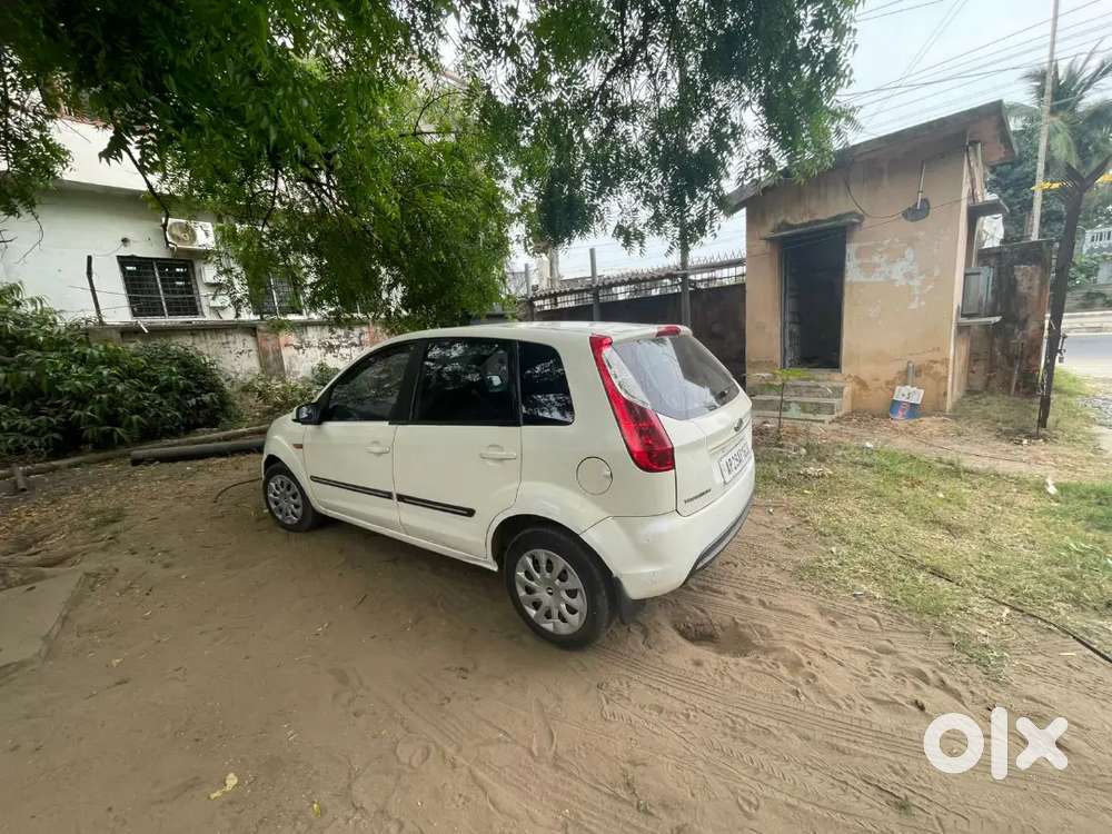 Ford Figo 2010 Diesel 149000 Km Driven
