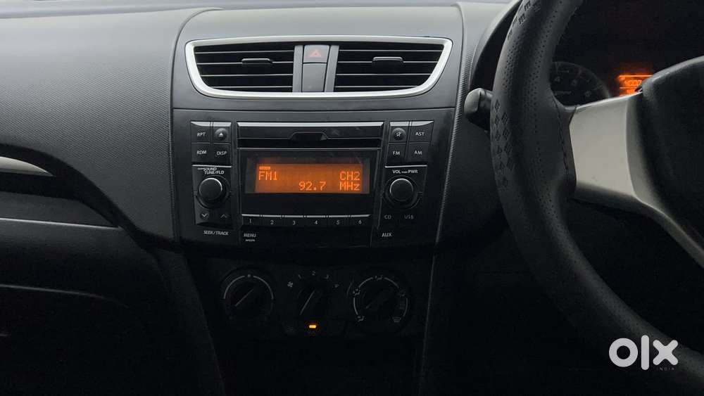 Maruti Suzuki Swift Vxi Optional, 2016, Petrol