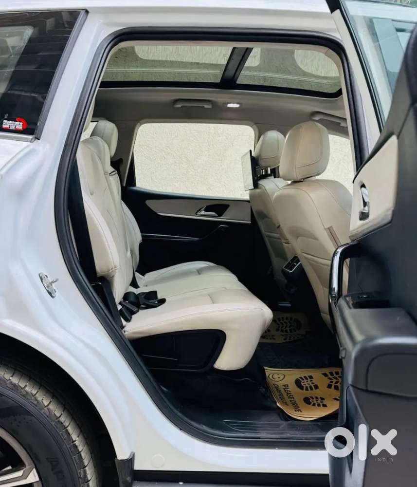 Mahindra Xuv 700 Ax7