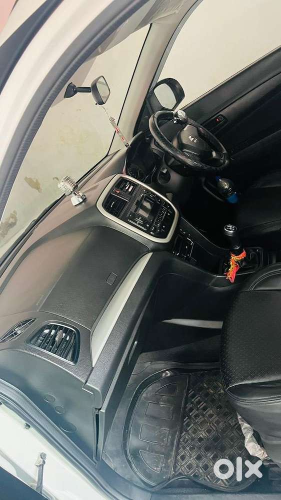 Maruti Suzuki Brezza Petrol Well Maintained