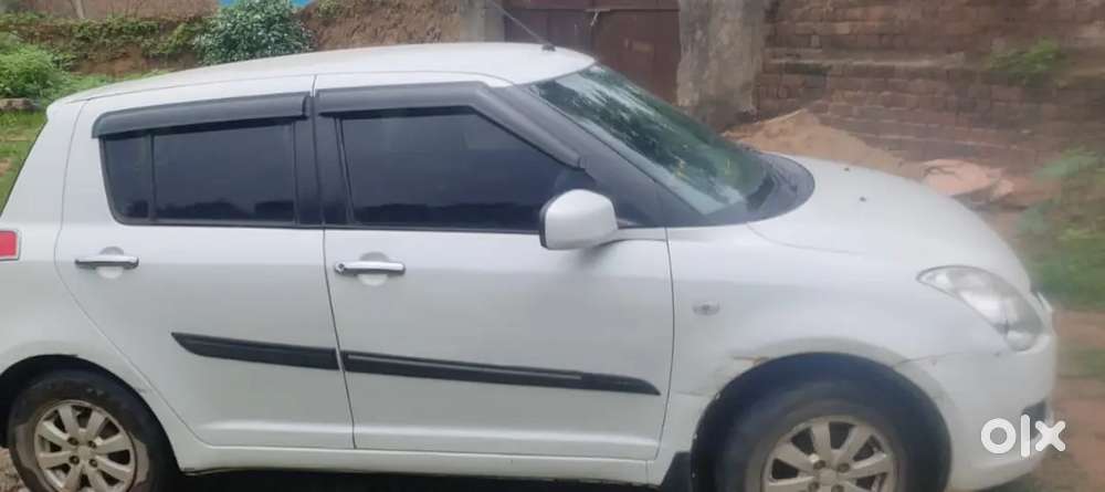 Maruti Suzuki Swift 2011 Petrol