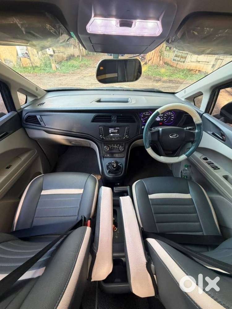 Mahindra Marazzo M4, 2019, Diesel