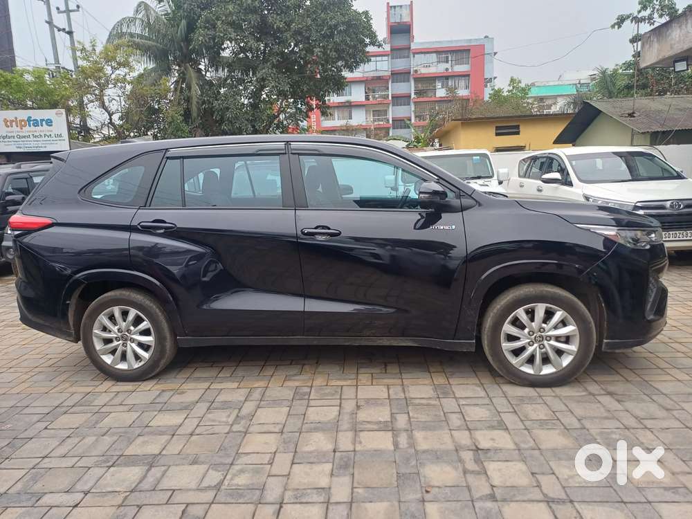 Toyota Innova Hycross 2.0 Vx Hybrid 7 Str, 2024, Petrol