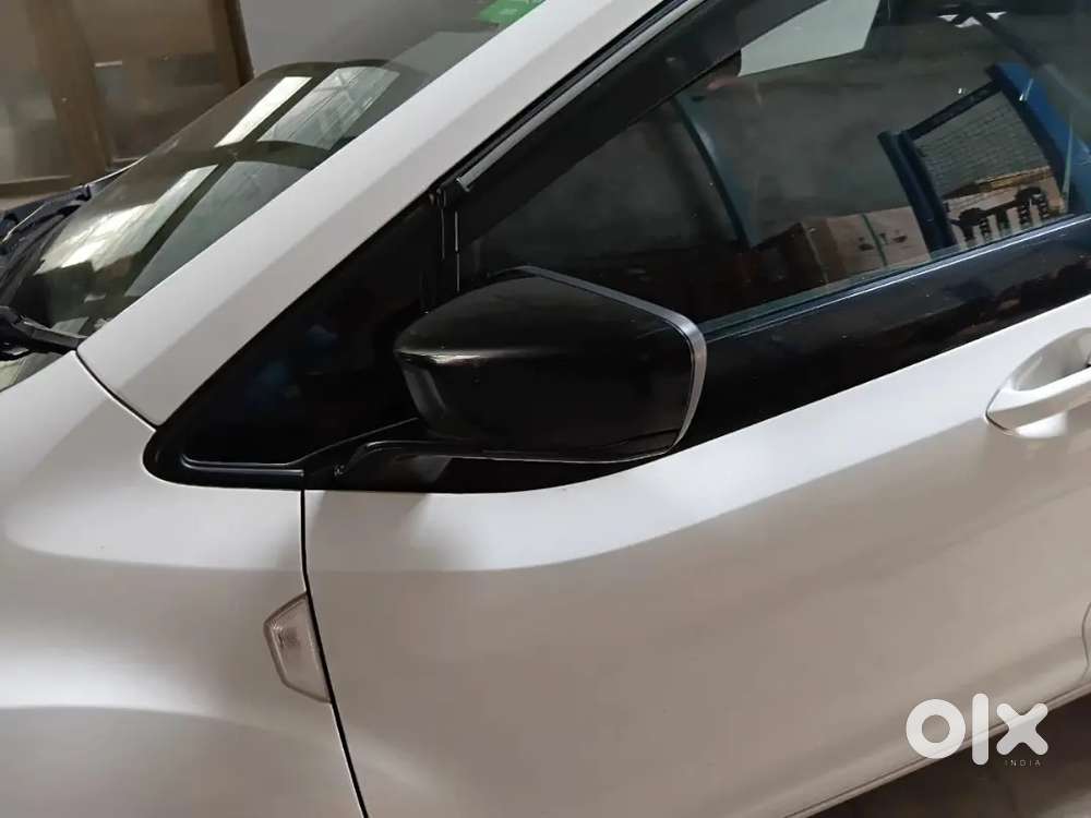 Tata Altroz Xe 2020