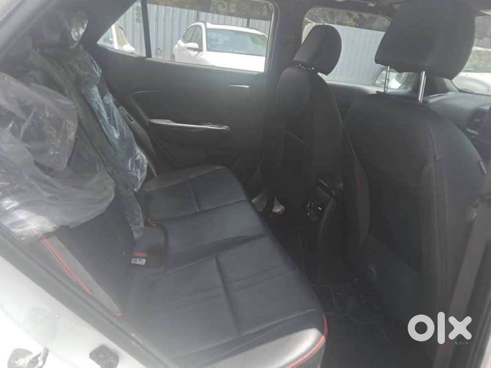 Hyundai Venue Sx(o) 1.0 Turbo Dct Knight Edition, 2024, Petrol