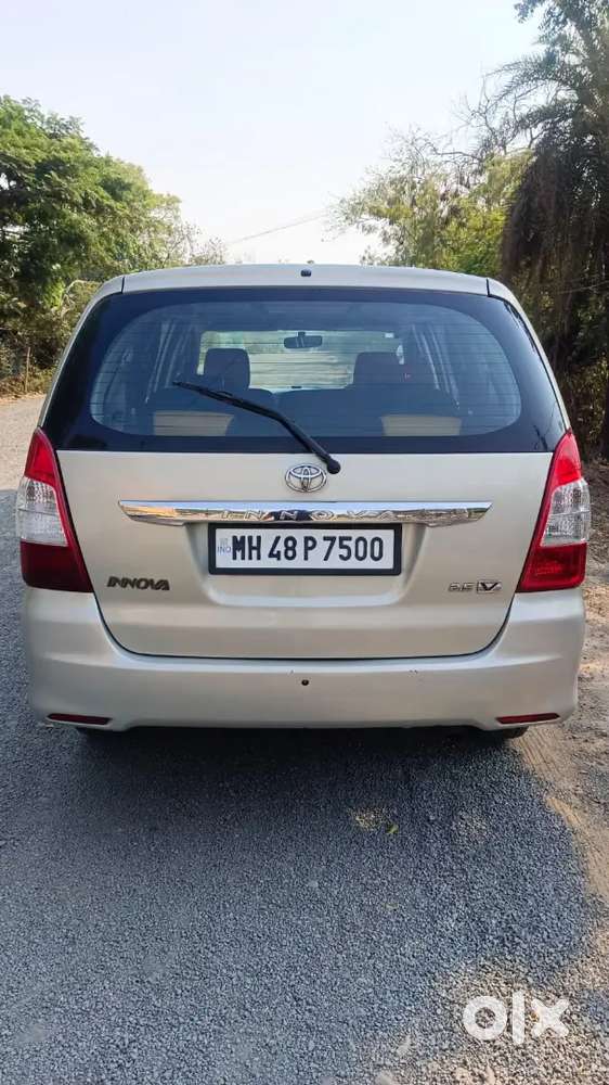 Toyota Innova 2.5 V (e4) 8s Good Condition Car Selling