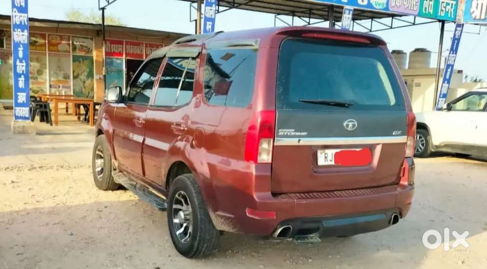 Tata Safari Storme 2013