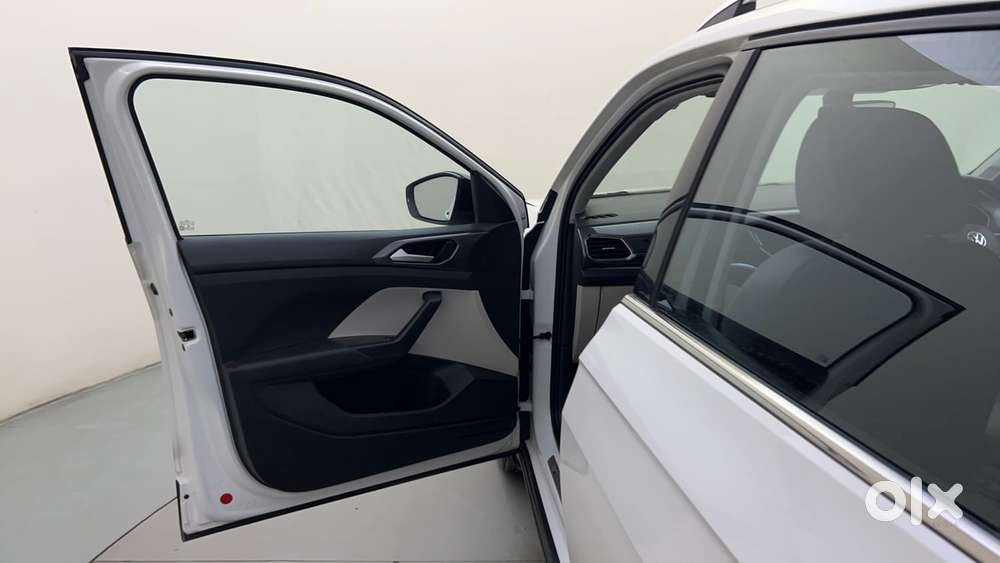 Volkswagen Taigun Topline 1.0 Tsi At (electric Seats), 2023, Petrol