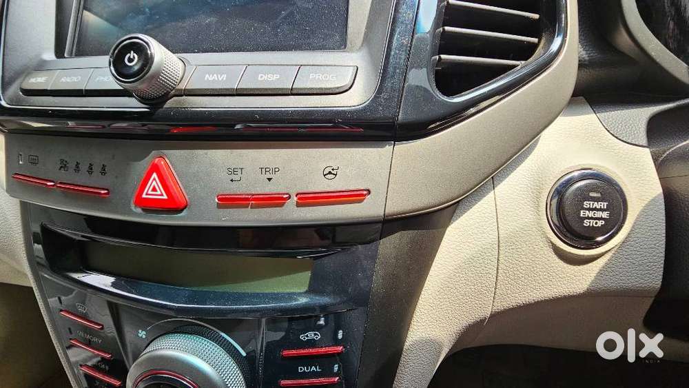 Mahindra Xuv300 1.2 W8 (o) Amt Petrol, 2020, Petrol