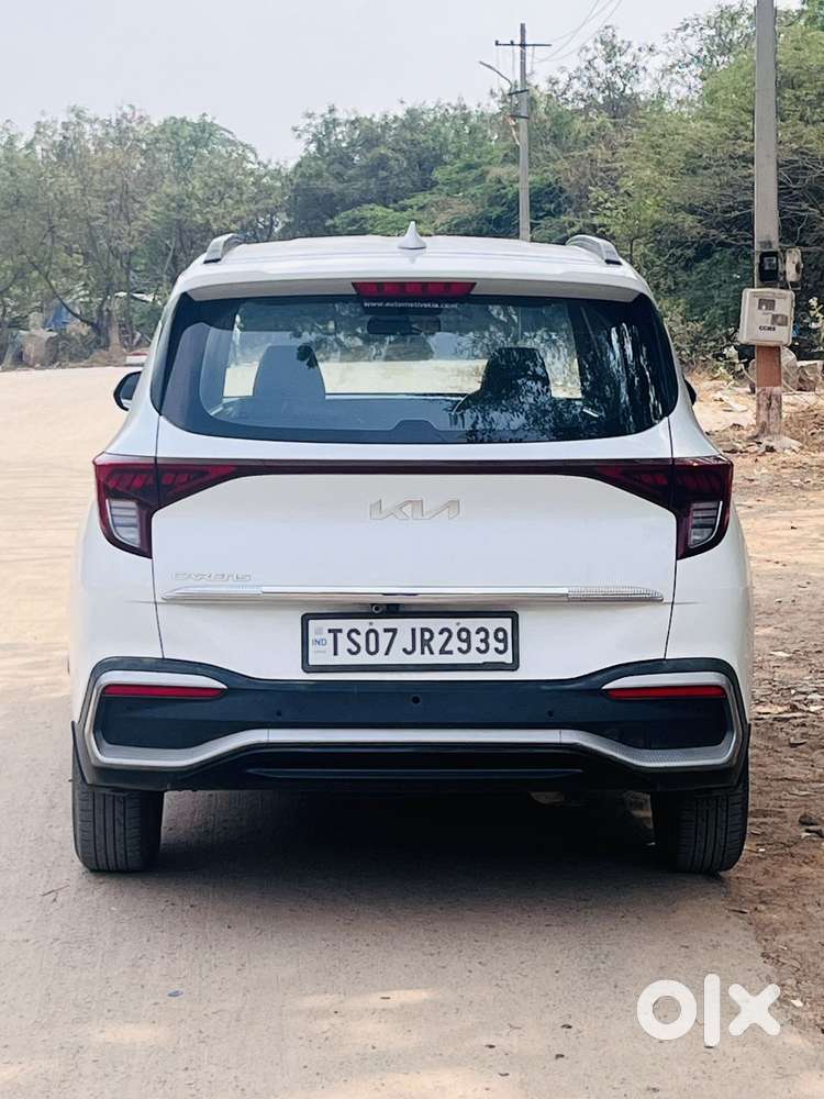 Kia Carens, 2023, Petrol