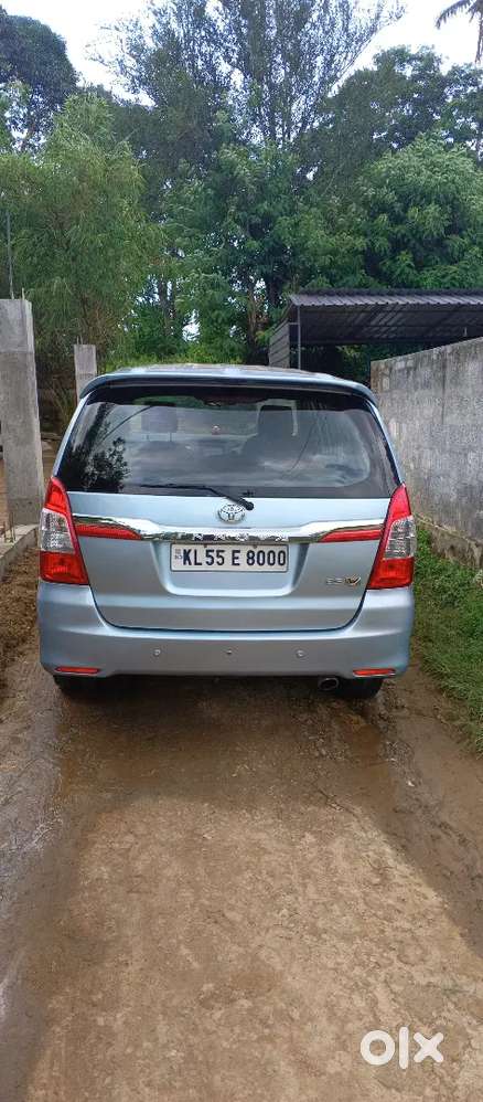 Toyota Innova 2010 V Full Option Diesel 256000 Km Driven
