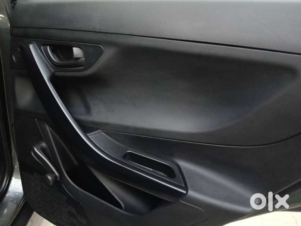 Tata Nexon Smart 1.2 Revotron Petrol 5 Mt, 2024, Cng & Hybrids