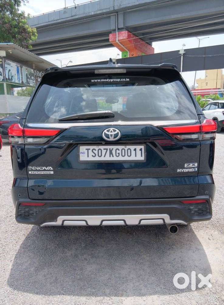 Toyota Innova Hycross 2.0 Zx (o) Hybrid 7 Str, 2023, Petrol