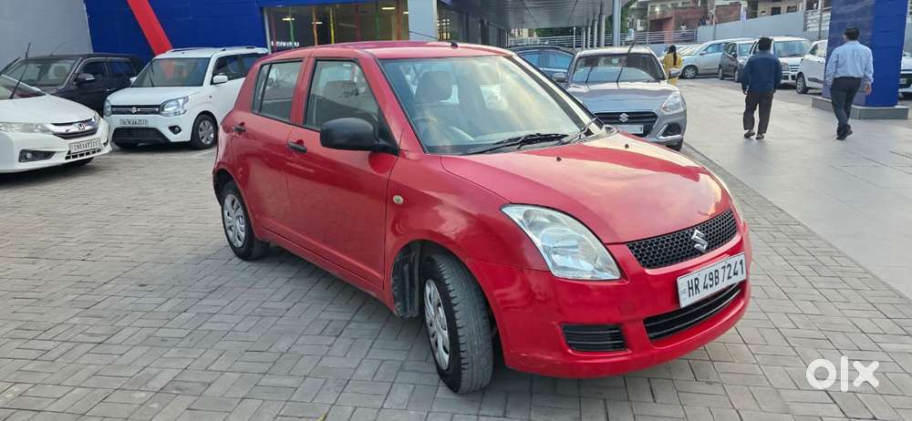 Maruti Suzuki Swift Lxi Bsiv, 2010, Petrol
